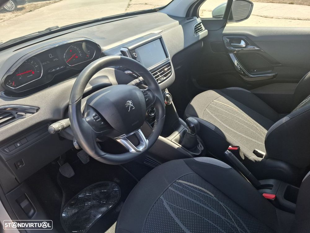 Peugeot 208 1.2 PureTech Active - 19