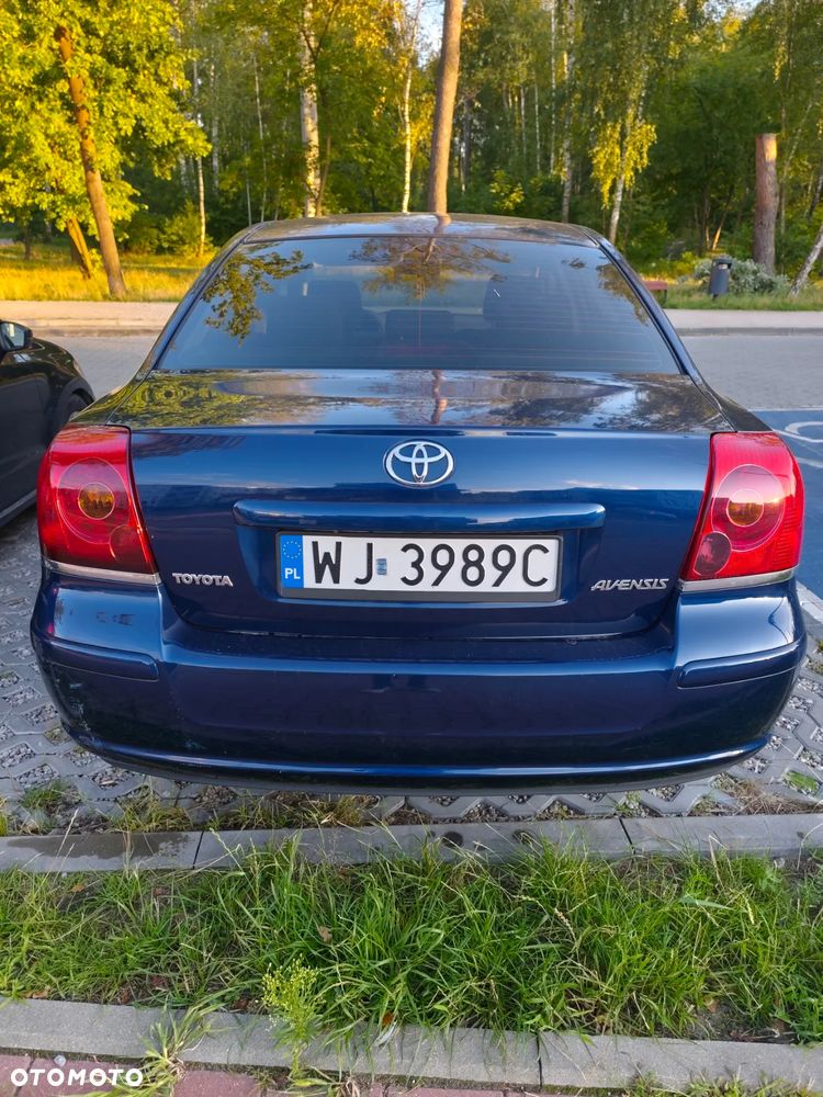 Toyota Avensis 1.6 VVT-i Luna - 4