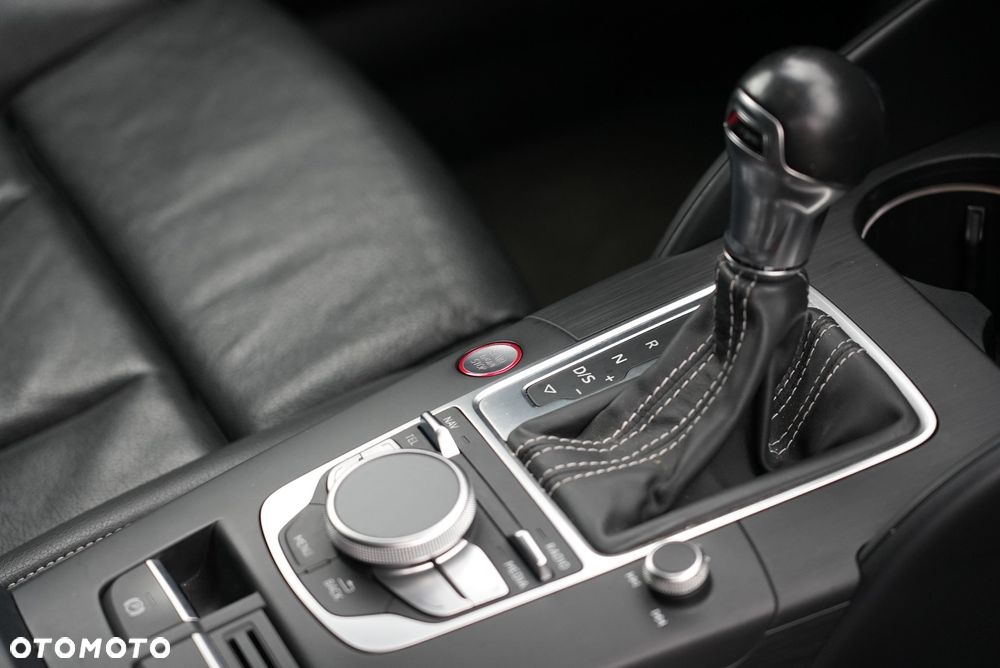 Audi S3 S tronic - 10