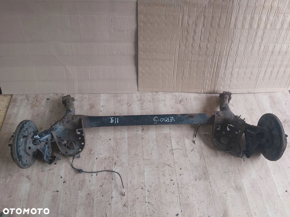 Toyota VERSO S belka zawieszenia tył - 1