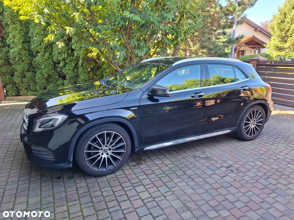Mercedes-Benz GLA 200 7G-DCT - 3