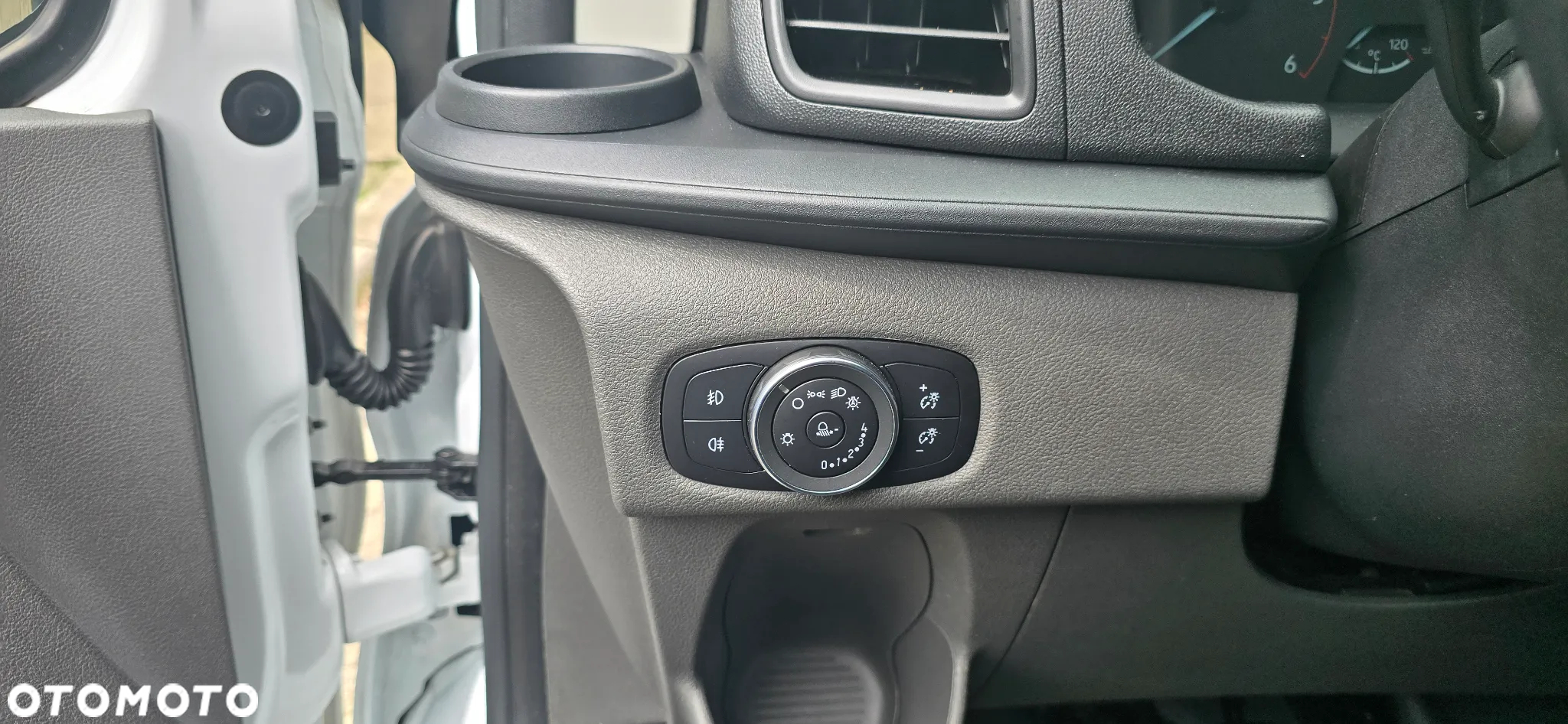 Ford TRANSIT CUSTOM - 10