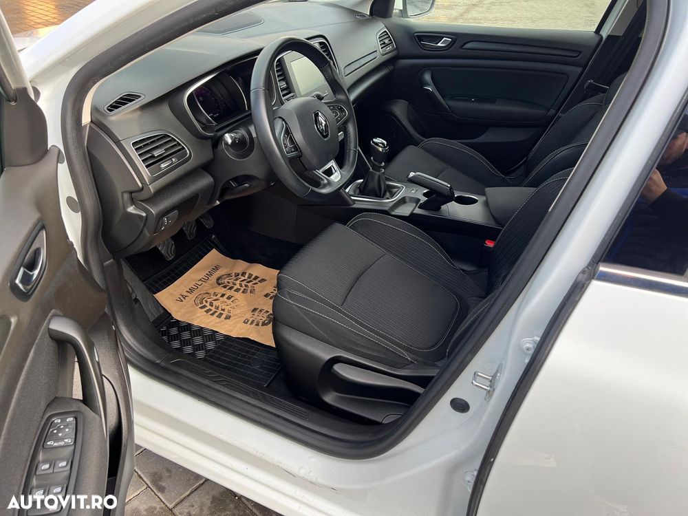 Renault Megane TCe GPF Business - 13