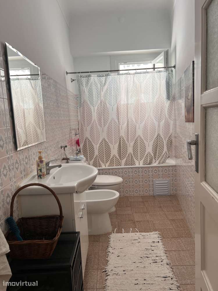 QUARTO | AREEIRO / AV. DE ROMA - Grande imagem: 4/9