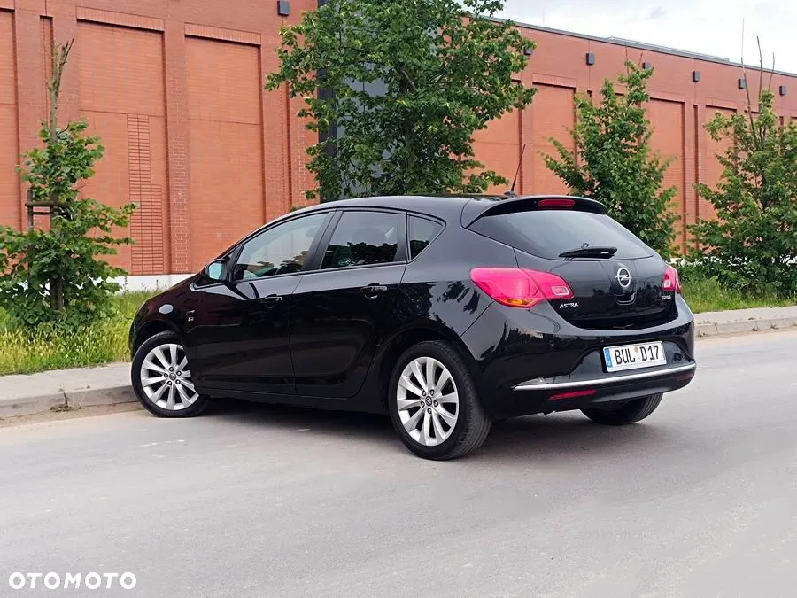 Opel Astra 1.4 Turbo 150 Jahre - 4