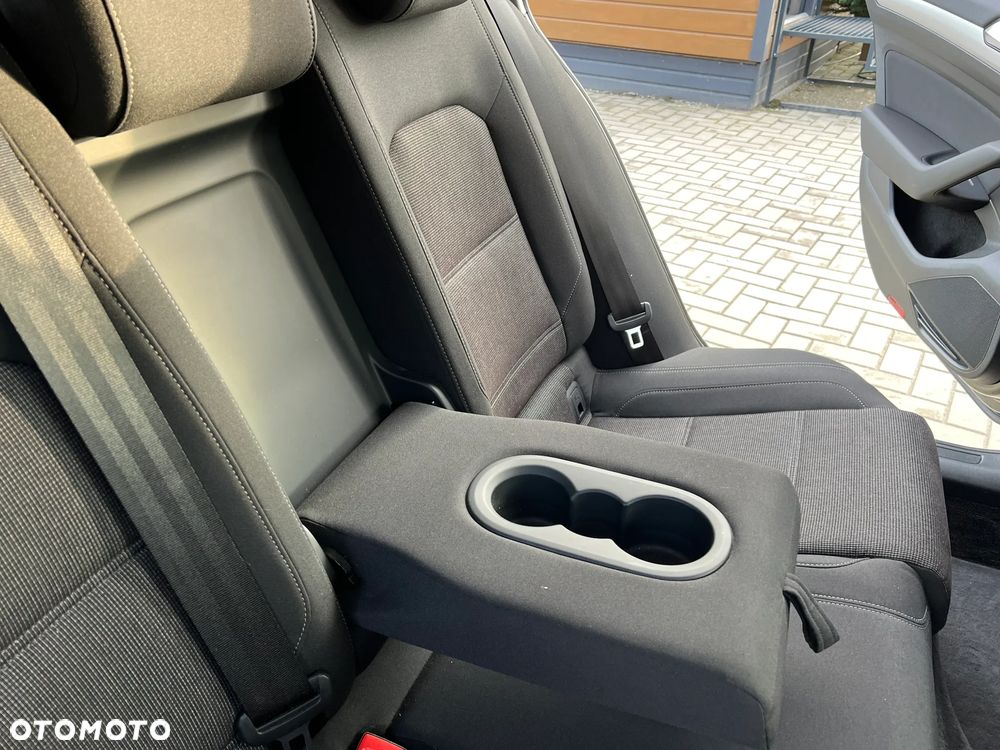 Volkswagen Passat - 26