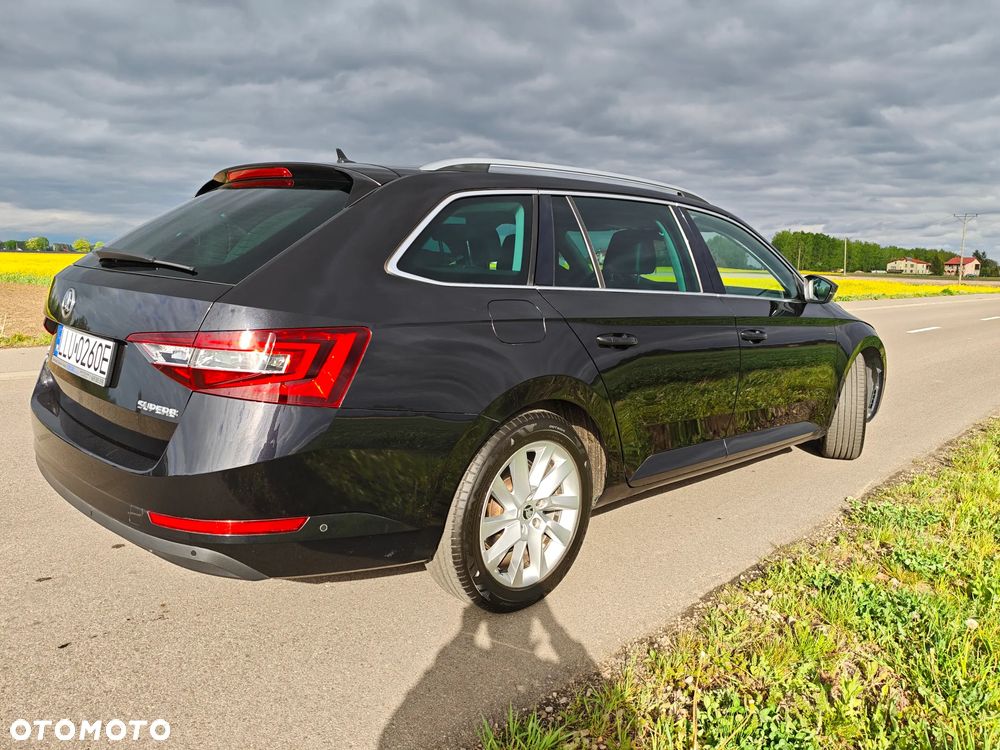 Skoda Superb 2.0 TDI DSG Ambition - 10