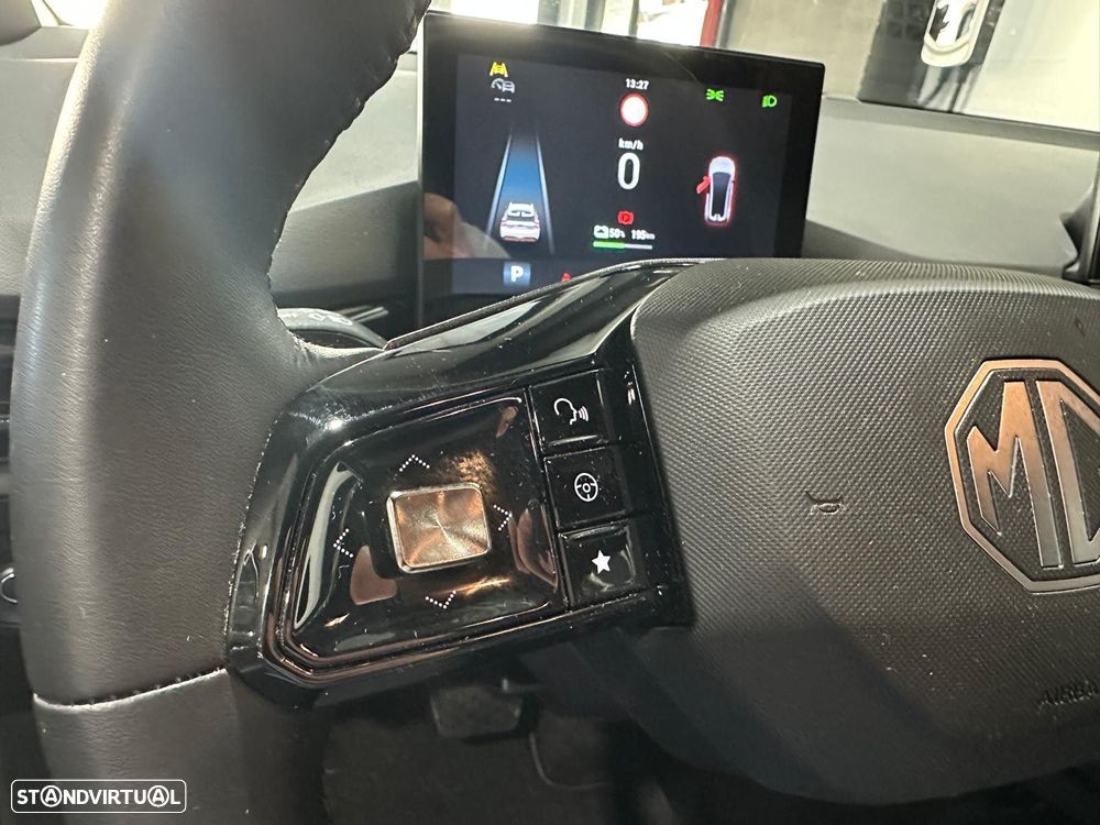 MG MG4 64 kWh Luxury - 45