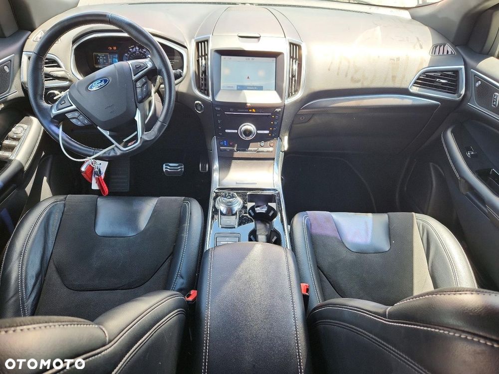Ford Edge - 10