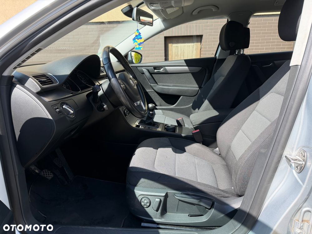 Volkswagen Passat Variant 2.0 Blue TDI SCR Trendline - 24