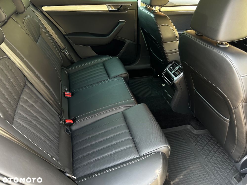 Skoda Superb 2.0 TDI SCR 4x4 L&K DSG - 19