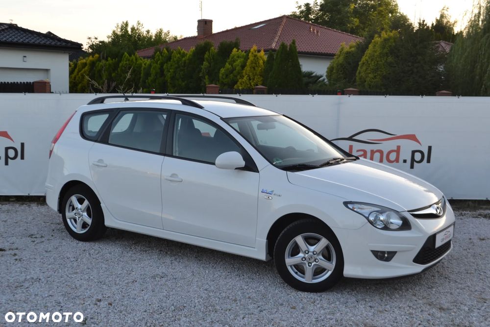 Hyundai i30 i30cw blue 1.6 CRDi Trend - 4