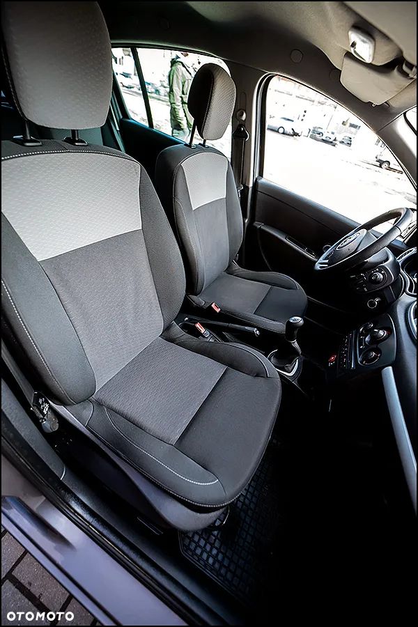 Renault Clio - 32