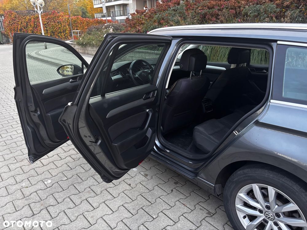 Volkswagen Passat - 13