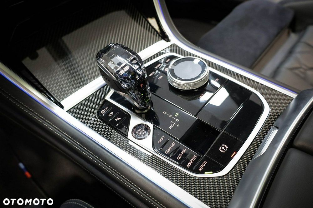 BMW Seria 8 - 35