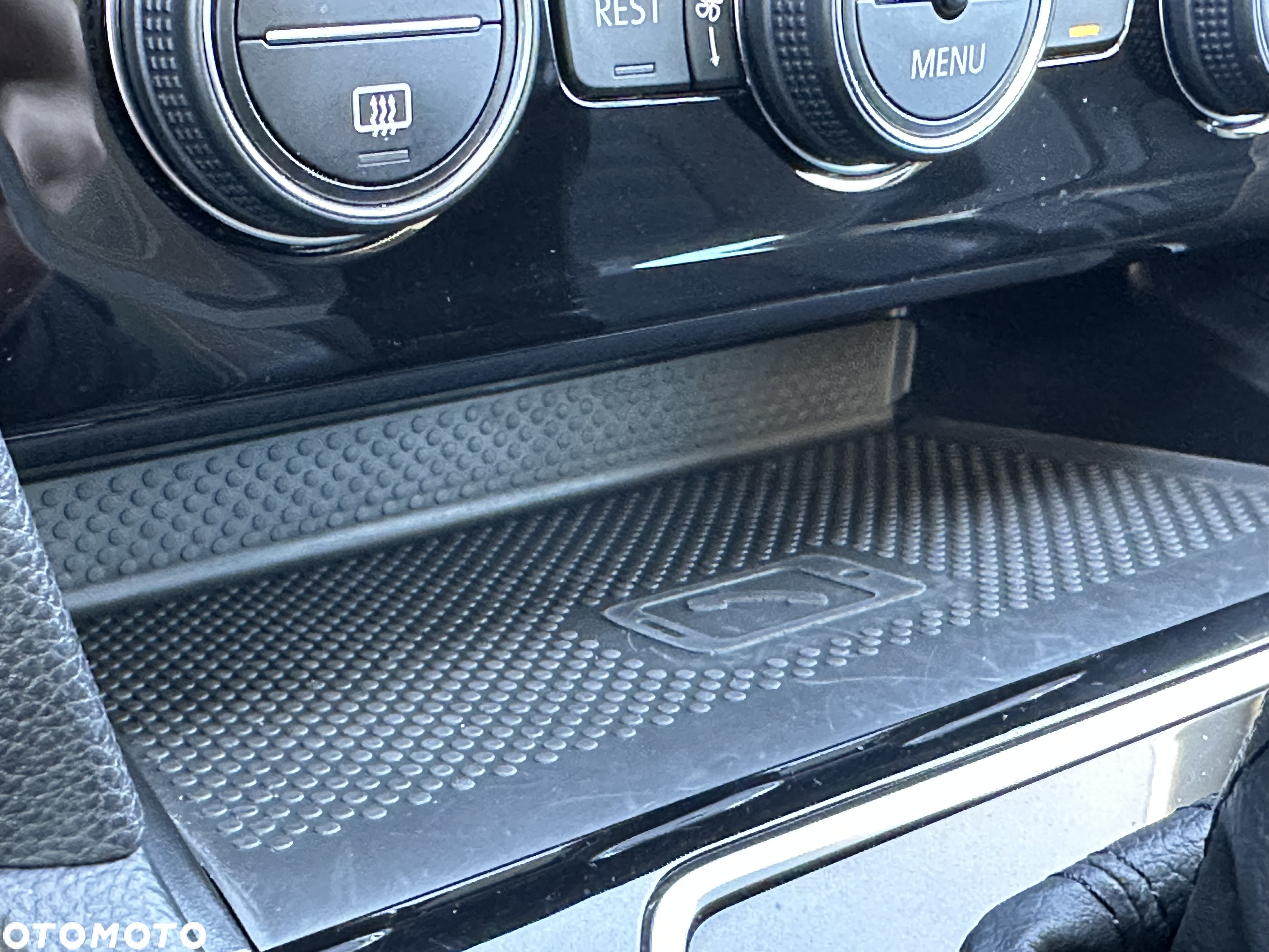 Volkswagen Passat Variant 2.0 TDI DSG (BlueMotion Technology) Trendline - 23