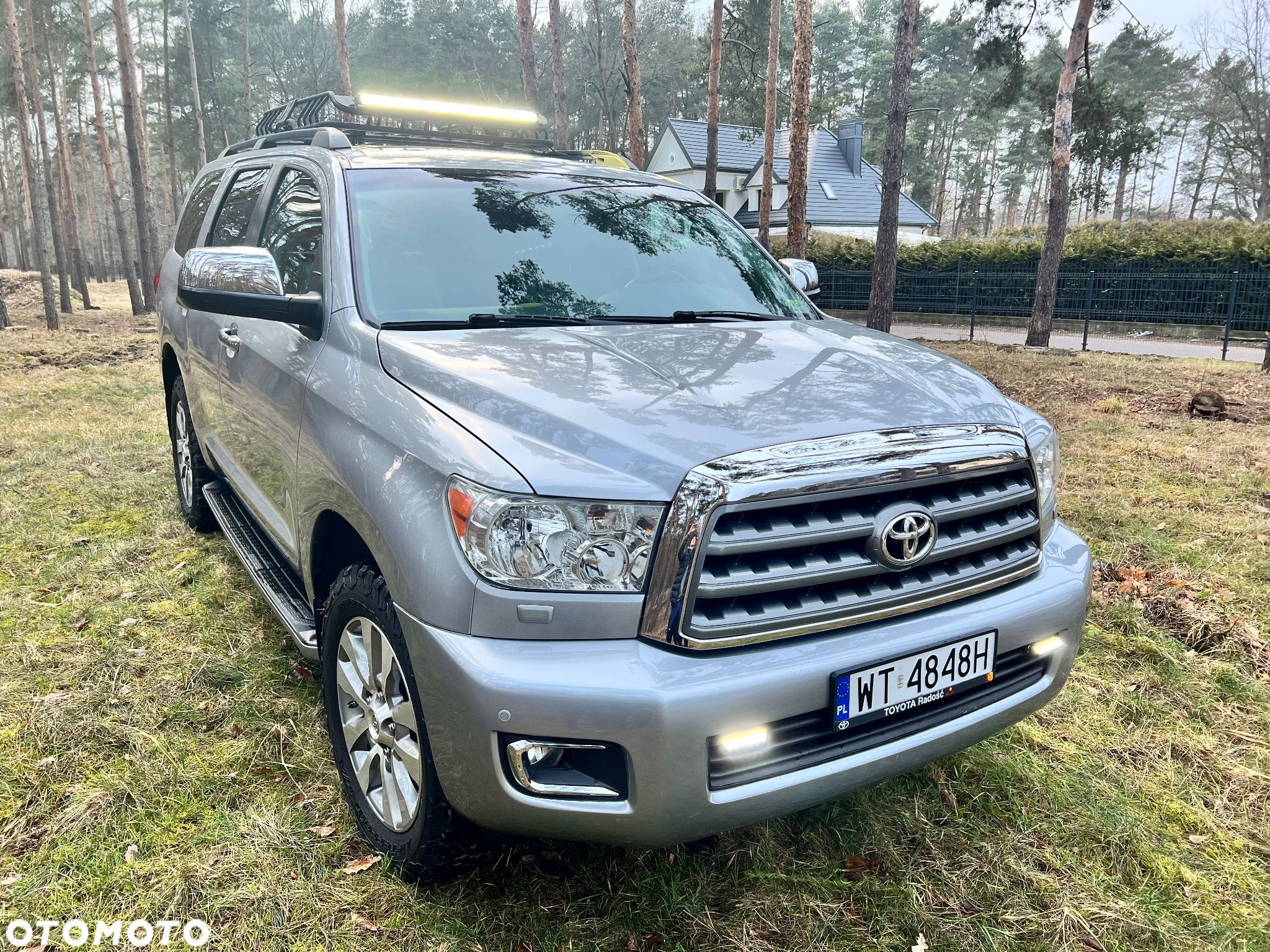 Toyota Sequoia - 1