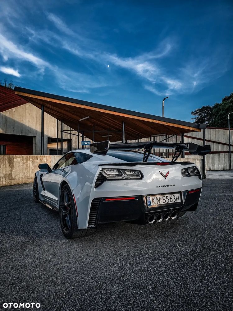 Chevrolet Corvette - 5
