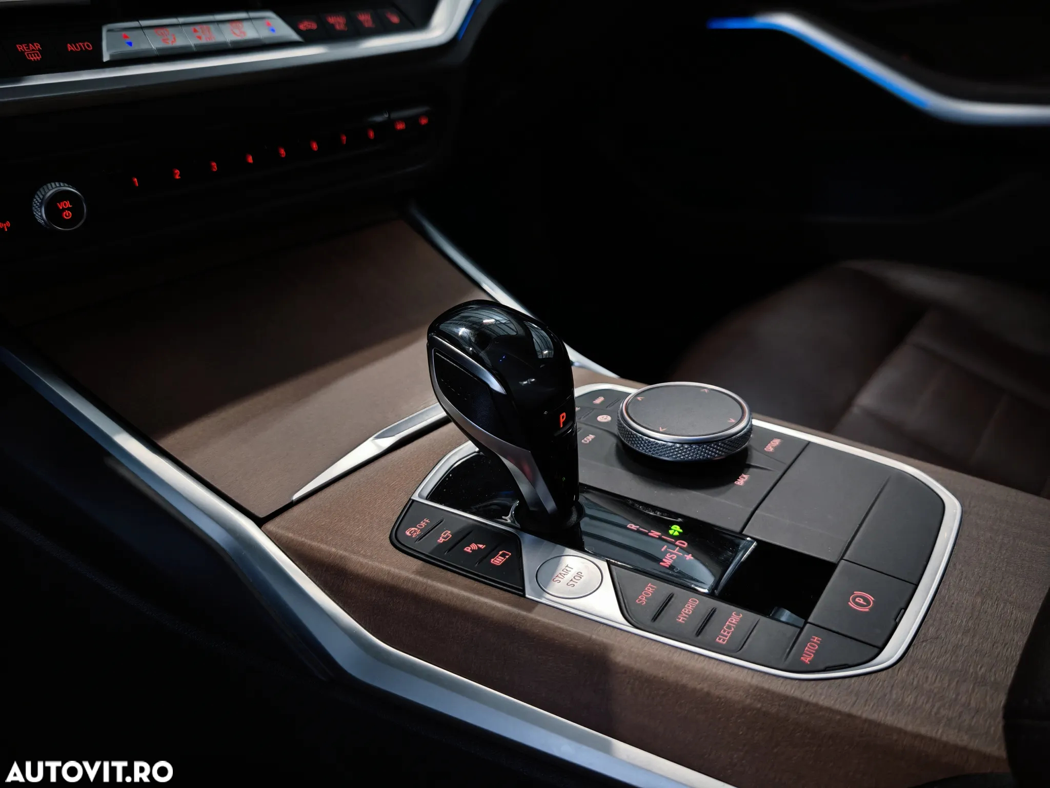 BMW Seria 3 330e Aut. Luxury Line - 28