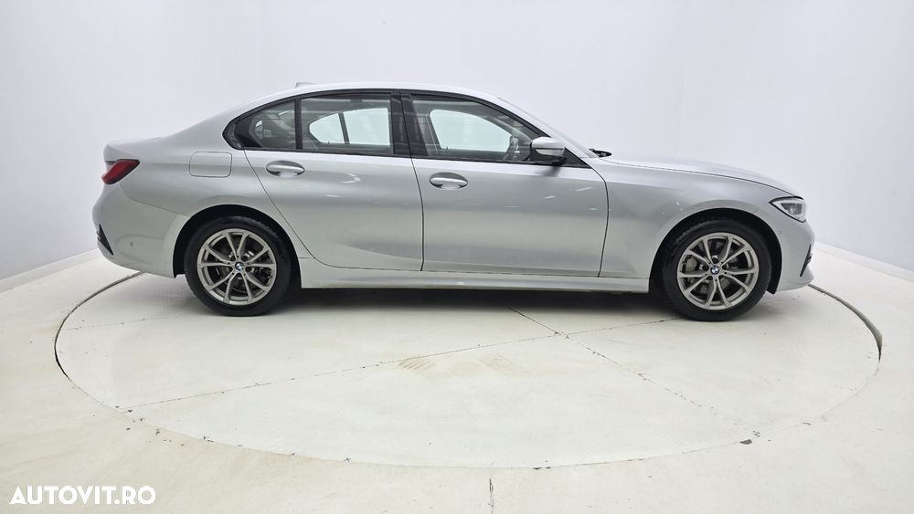 BMW Seria 3 330d xDrive AT - 5