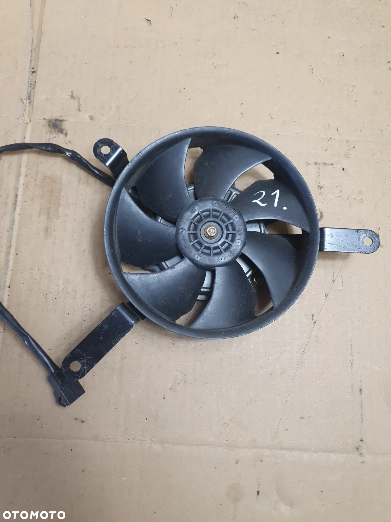 } Yamaha YZF-R6 600 RJ05 / RJ09 (2003 - 2004) Wentylator silniczek wentylatora chłodnicy - 2