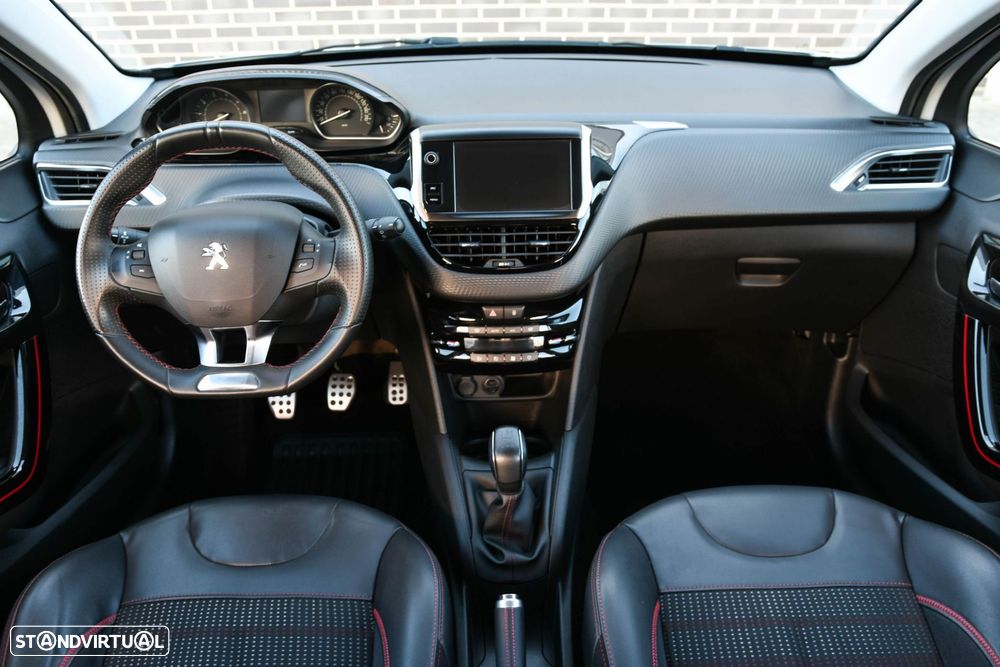 Peugeot 208 1.2 PureTech GT Line - 8