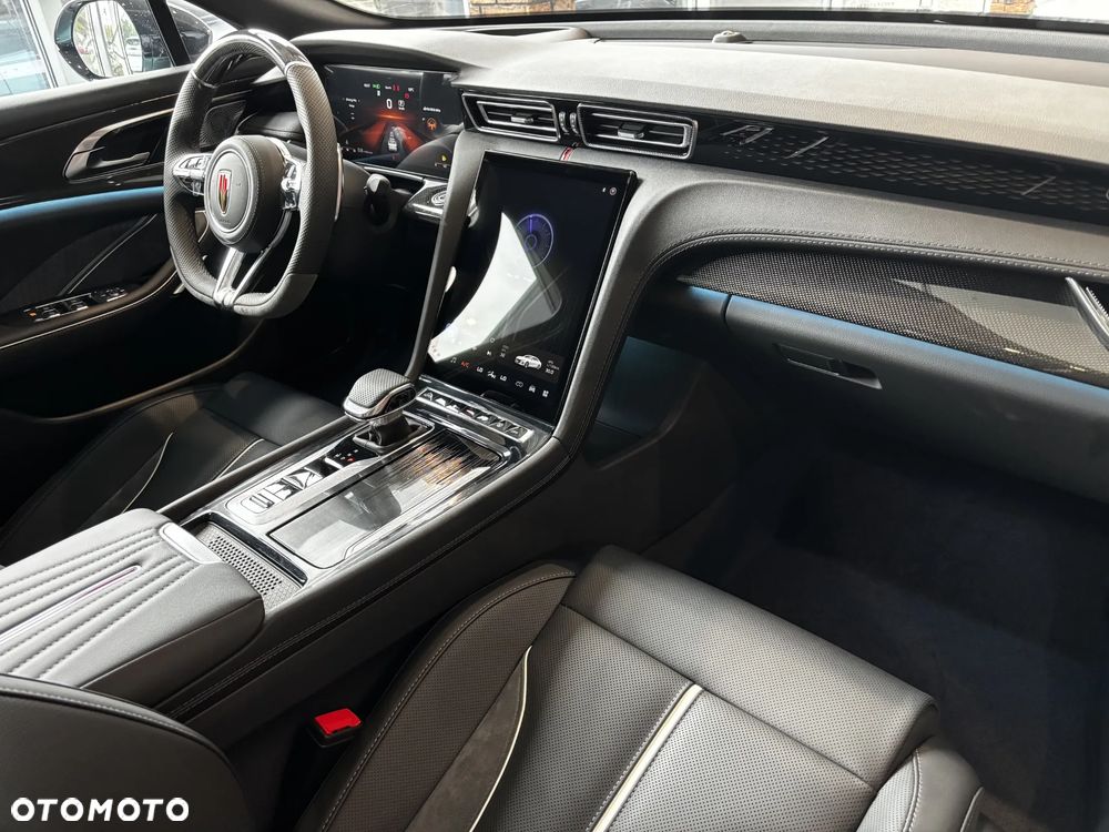 Hongqi H6 2.0T Deluxe - 6