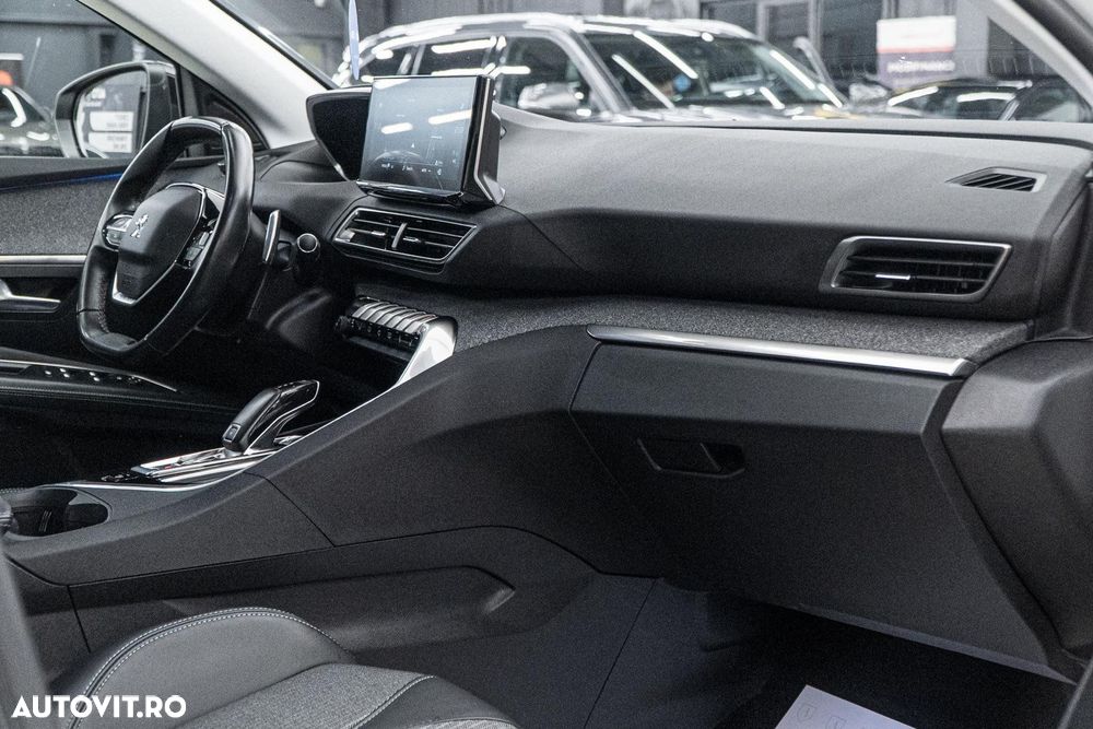 Peugeot 3008 1.2 PureTech Turbo S&S EAT6 Allure - 30