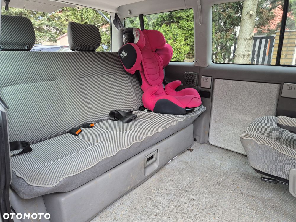 Volkswagen Multivan Standard - 16