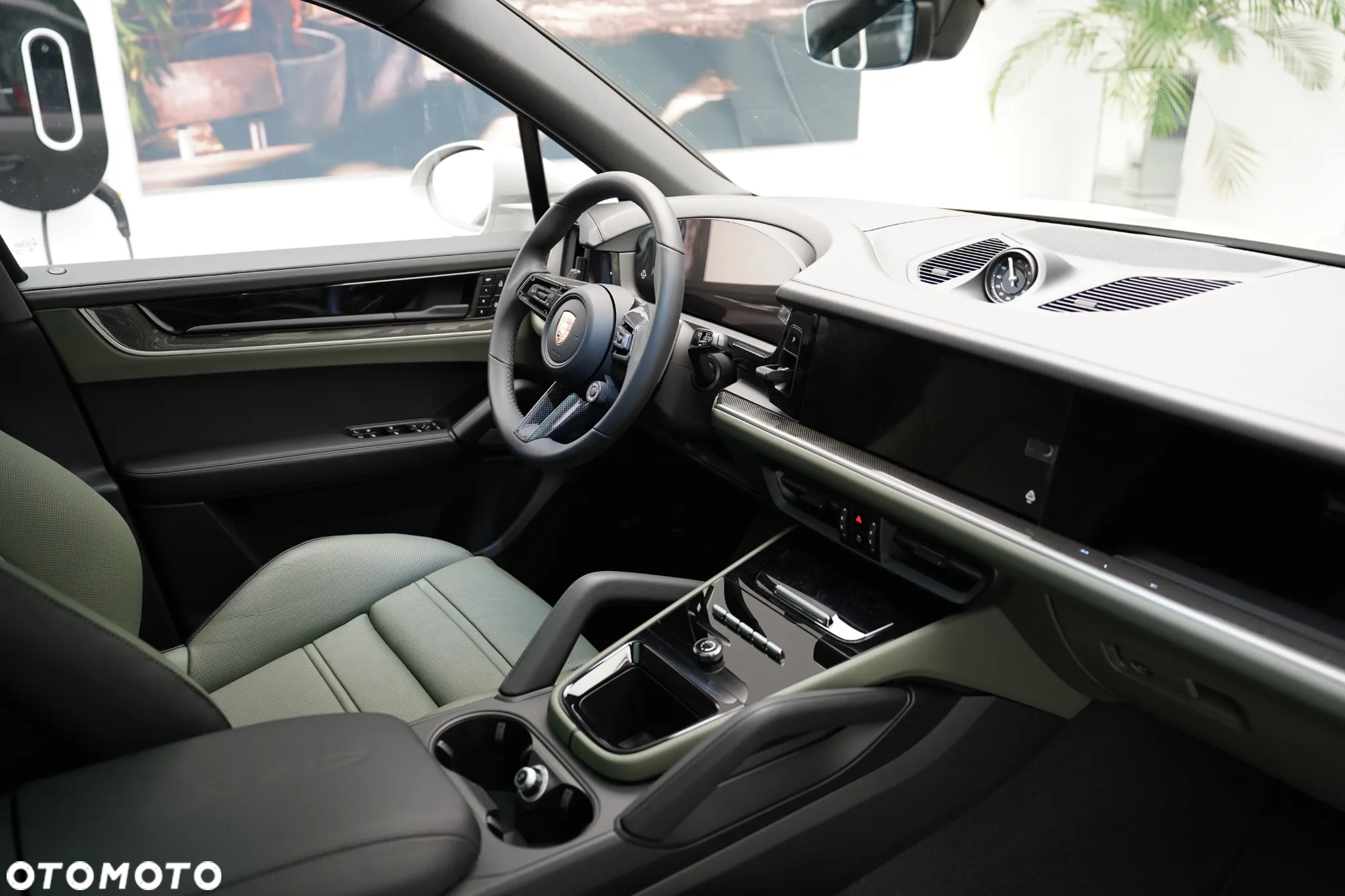 Porsche Cayenne - 25