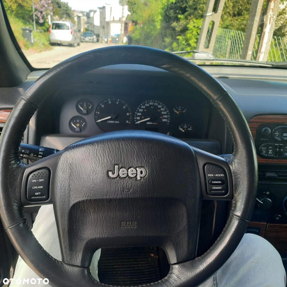 Jeep Grand Cherokee - 13