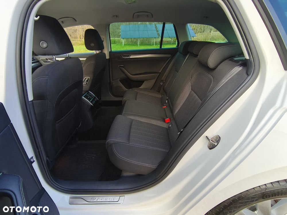 Skoda Superb 2.0 TDI DSG Ambition - 21