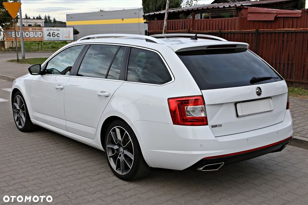 Skoda Octavia 2.0 TDI DSG RS - 18