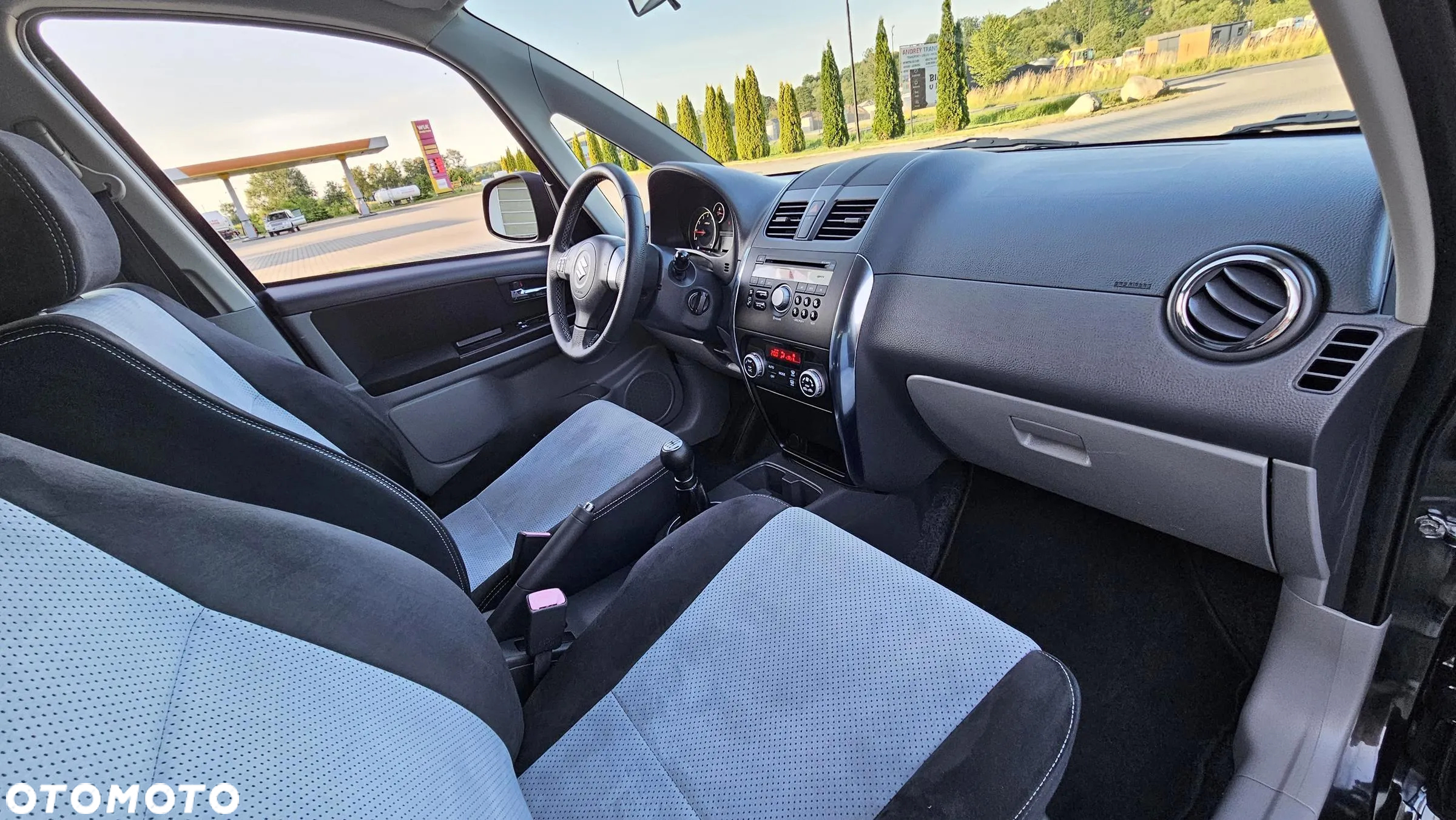 Suzuki SX4 1.6 Premium - 24