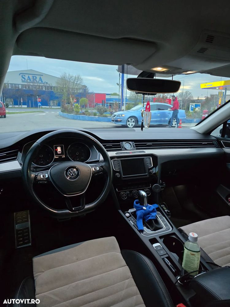 Volkswagen Passat Variant 2.0 TDI DSG 4Motion Highline - 8