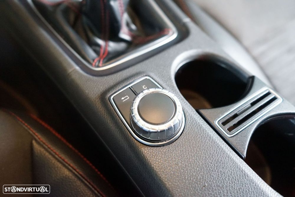 Mercedes-Benz A 180 d AMG Line - 26