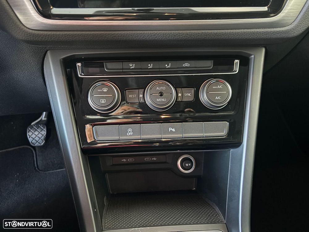 VW Touran 2.0 TDI Confortline - 17