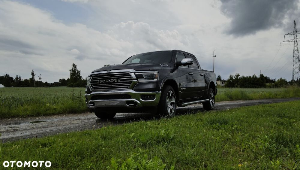 RAM 1500 5.7 Crew Cab Longbed Laramie Chrome - 11