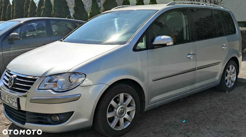 Volkswagen Touran 2.0 TDI Highline - 2