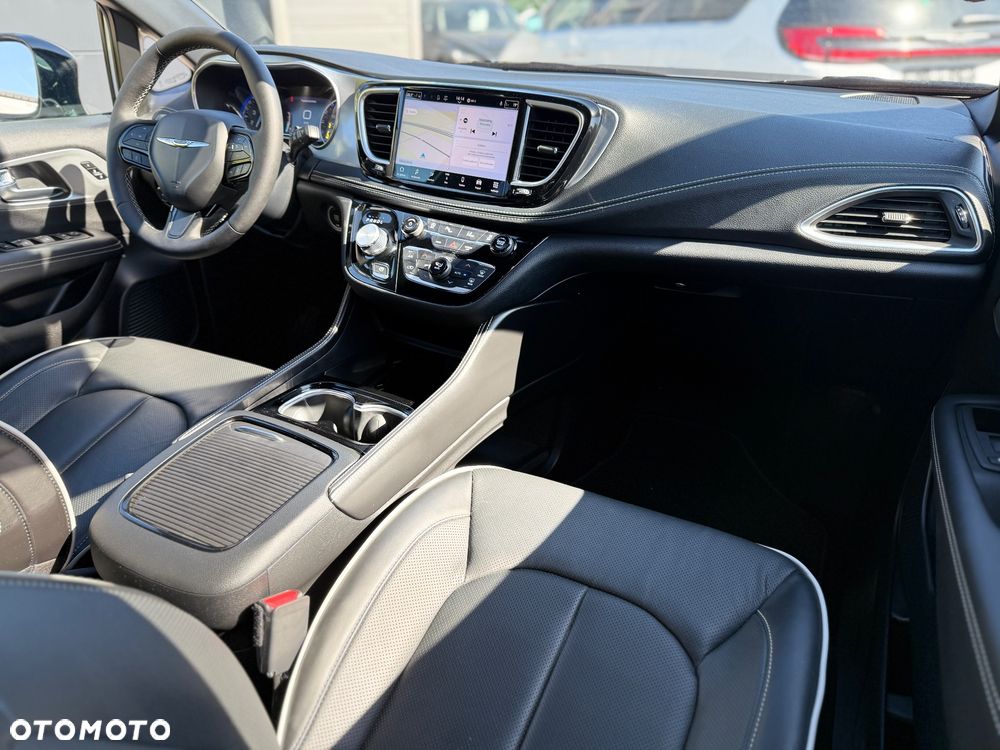 Chrysler Pacifica - 18