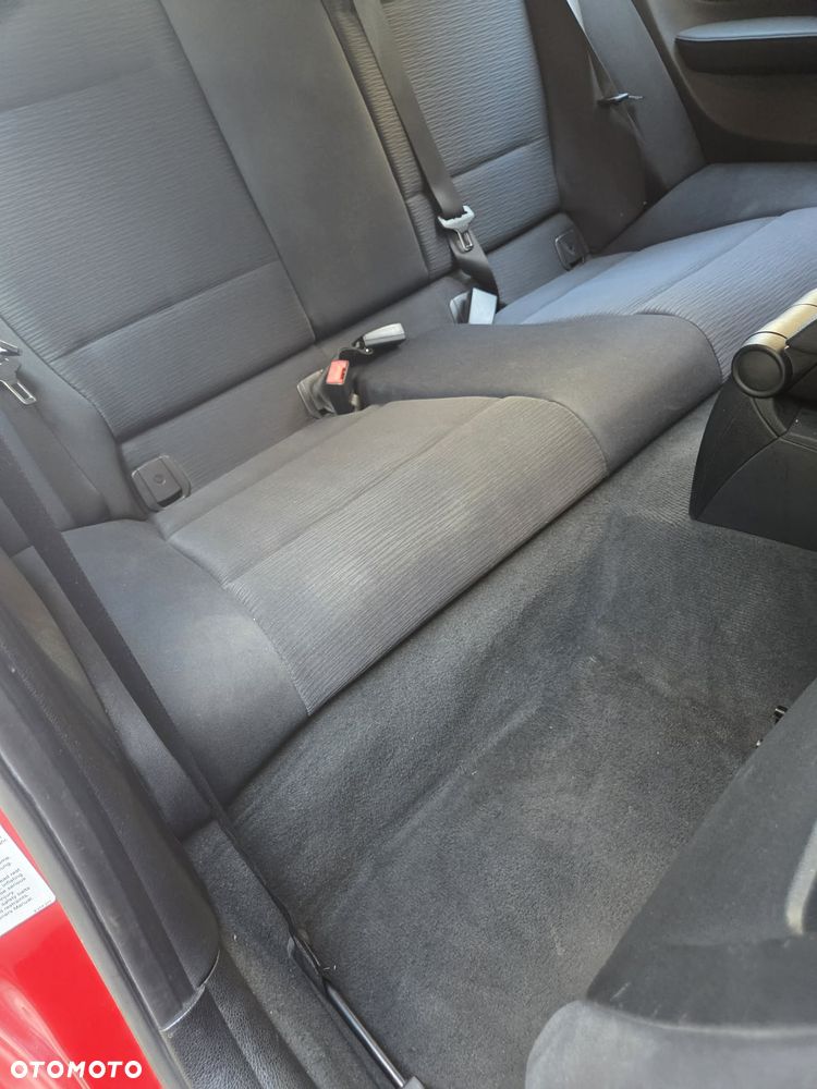 BMW Seria 1 116i - 23
