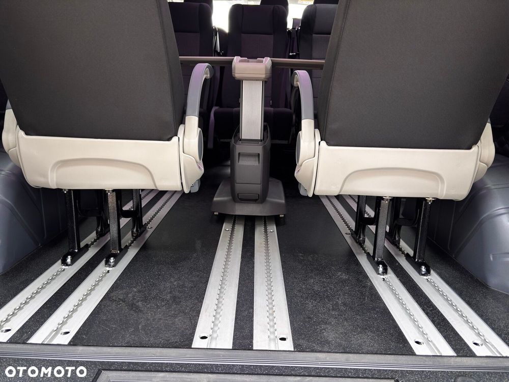 Volkswagen Transporter 2.0 TDI 150 KM 8-automat 8m L1 - 34