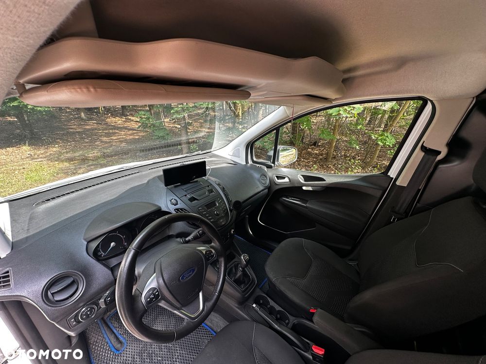 Ford Transit courier - 24