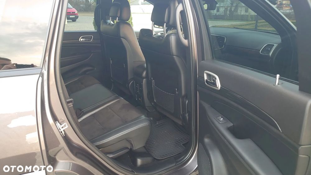 Jeep Grand Cherokee - 18