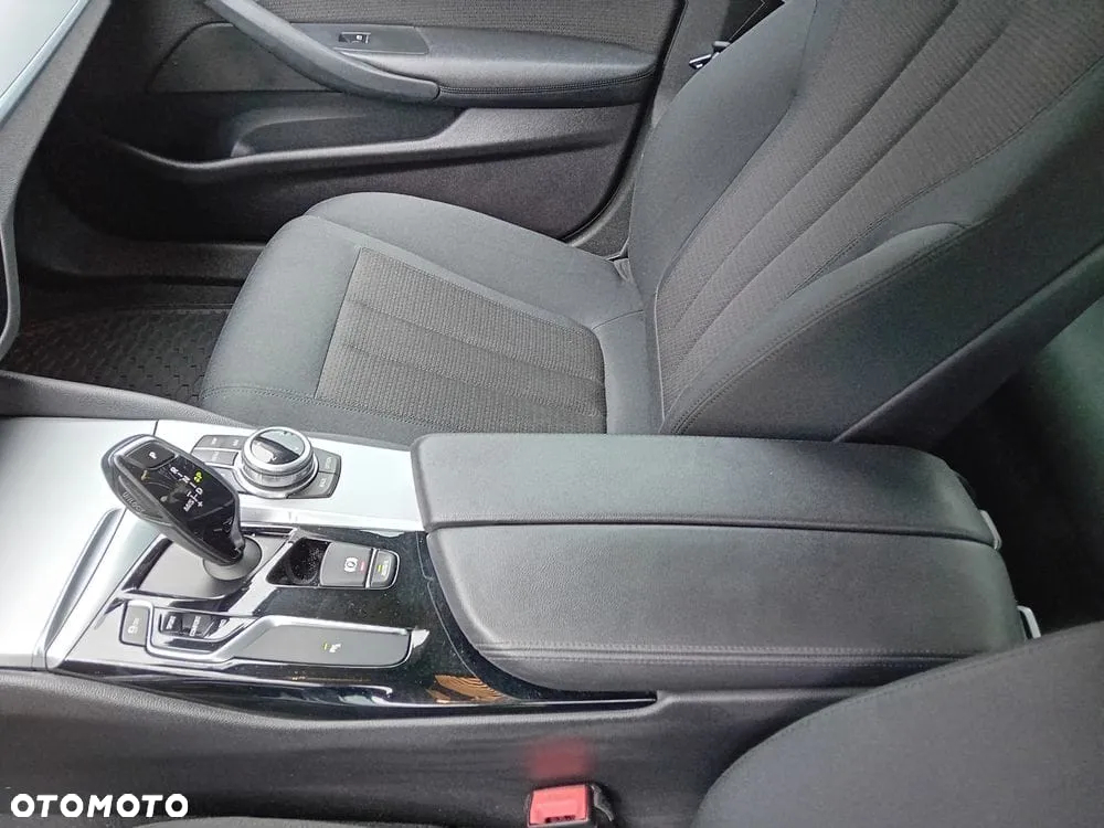 BMW Seria 5 520d Efficient Dynamics - 30