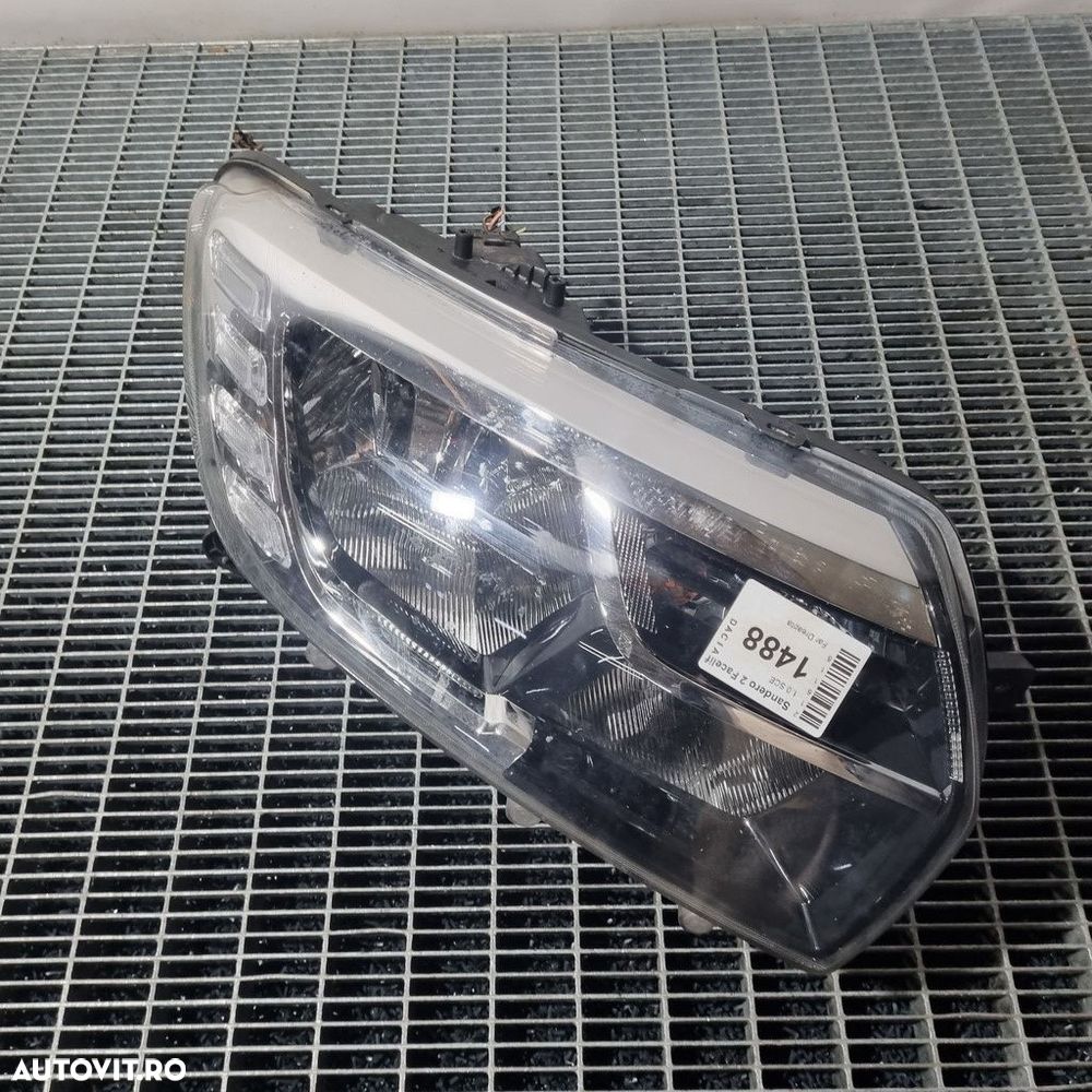 Far Dreapta Dacia Sandero 2 Facelift 2016 - 2020 Hatchback 4 Usi (1488) Fara xenon O ... - 2