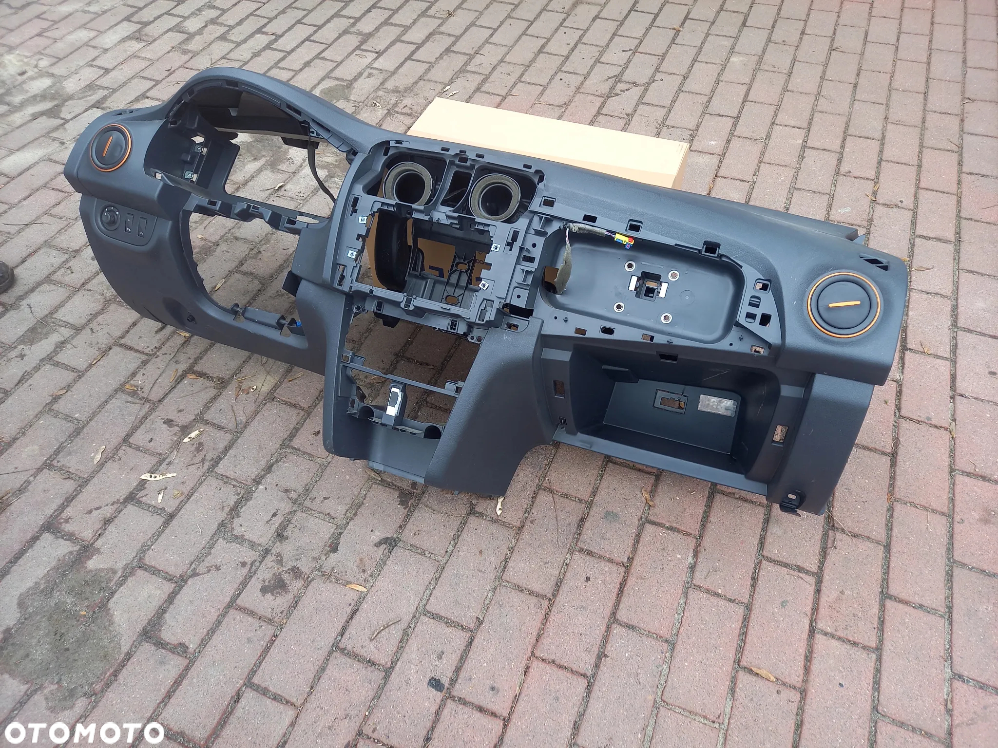 DESKA ROZDZIELCZA KONSOLA DACIA SANDERO II - 6