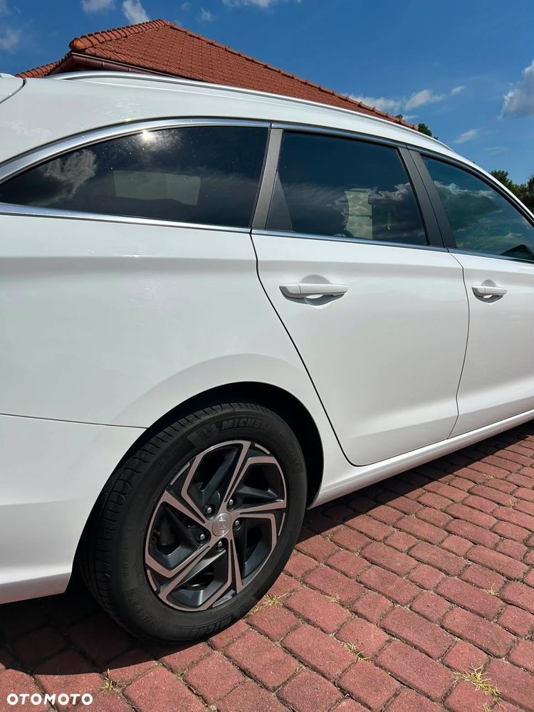 Hyundai i30 1.6 D Comfort DCT - 24