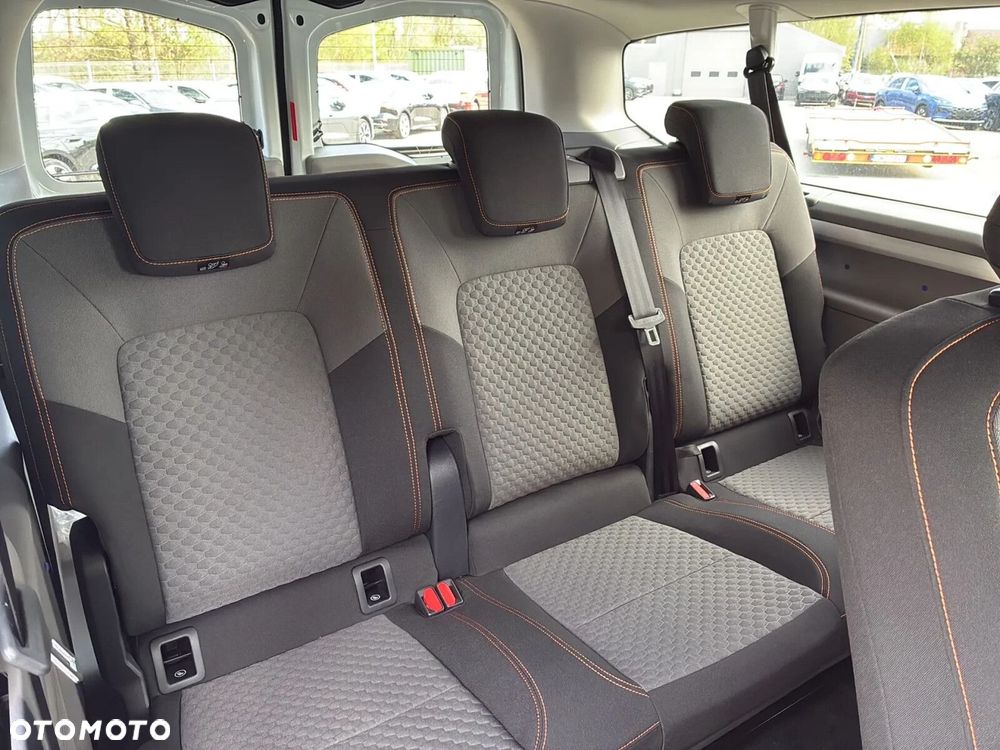 Volkswagen Caravelle - 18