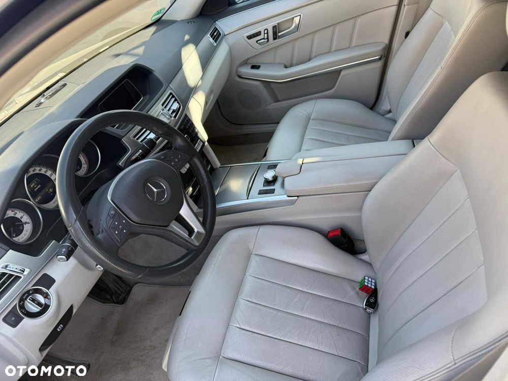 Mercedes-Benz Klasa E 300 BlueTEC 7G-TRONIC - 26